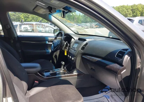 2015 Kia Sorento Lx из США, поврежденный, VIN 5XYKTCA67FG585974